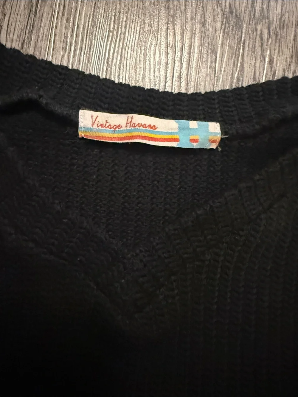 Vintage Havana Black Long-Sleeve Peplum Lightweight V-Neck Sweater